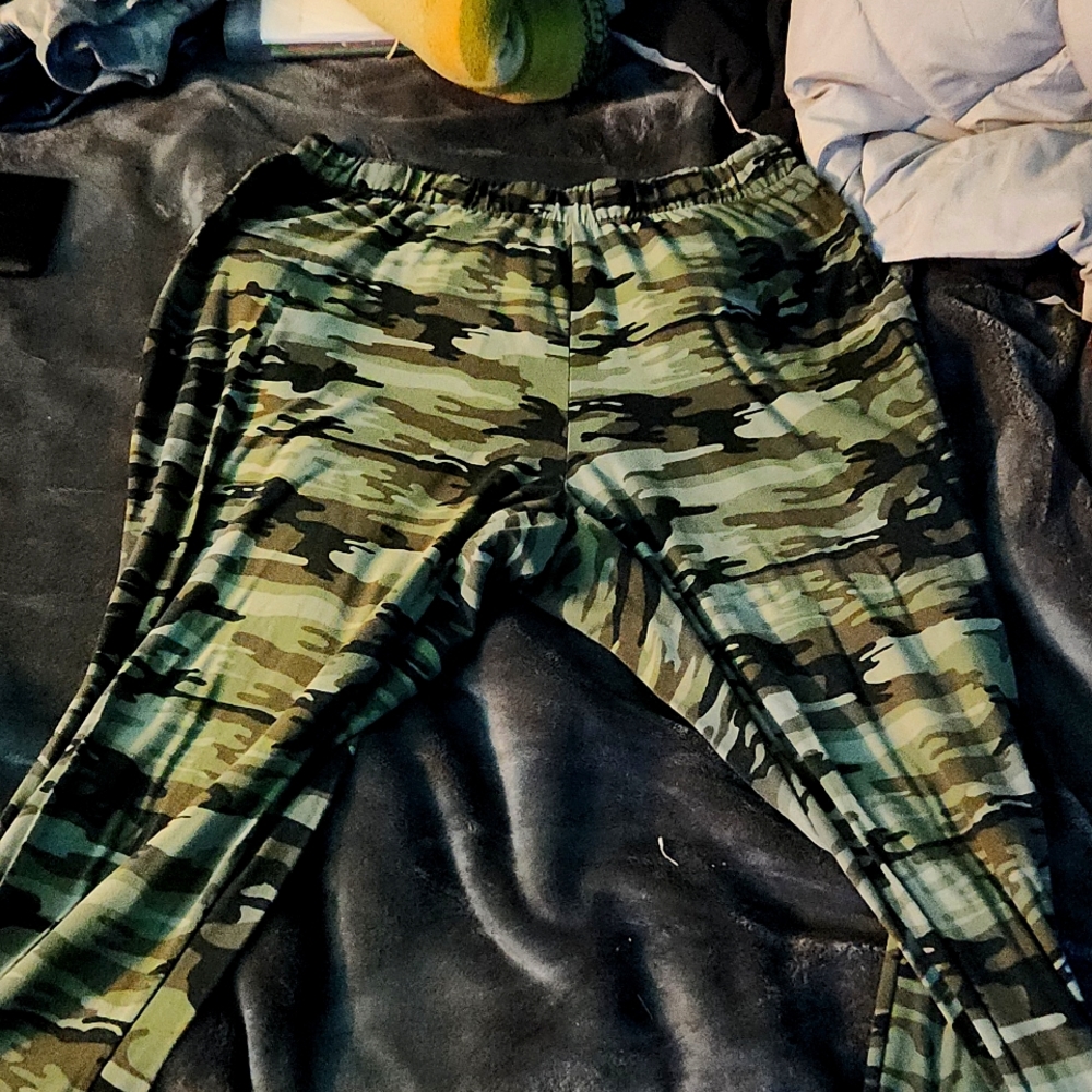 Camo green joggers x1 and grey joggers x2